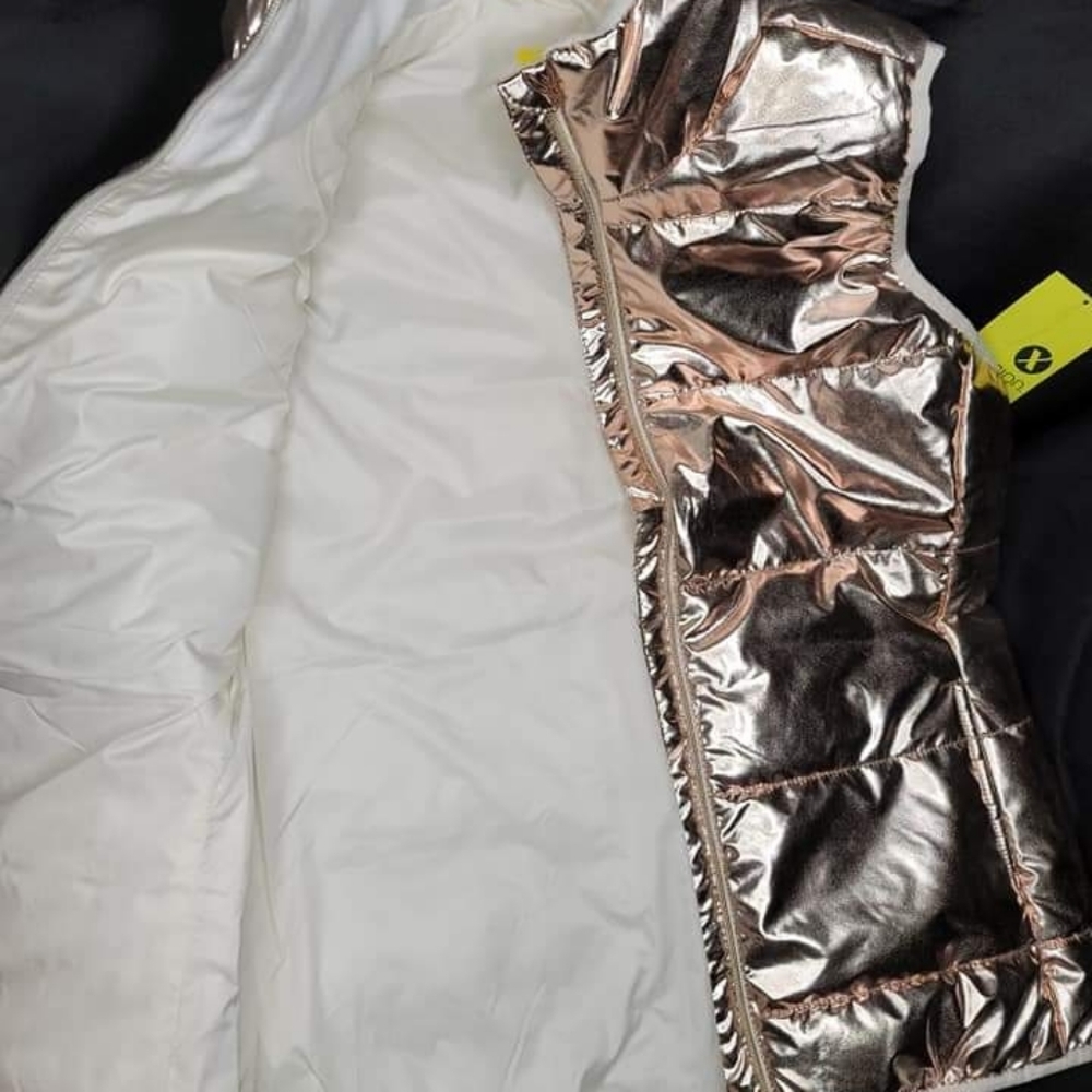 Vest - Picture 7 of 9